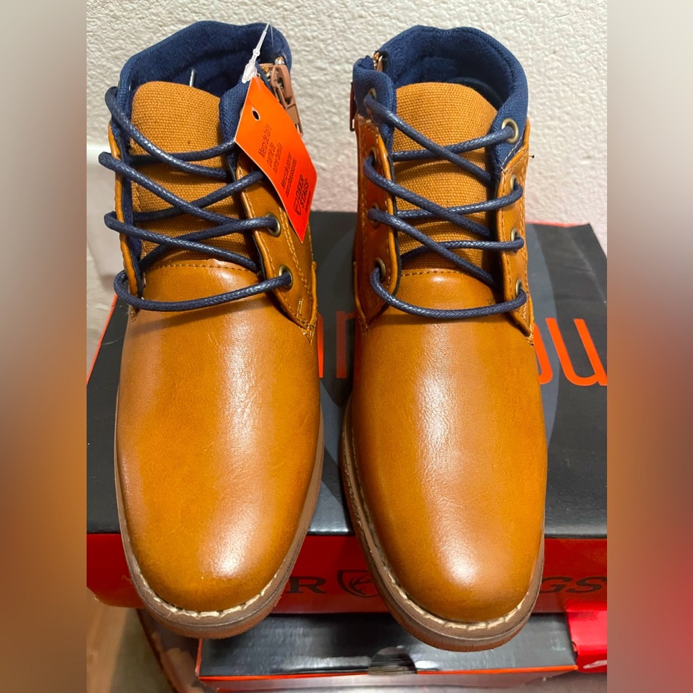 Boys Deer Stags dress shoes. NWT & box.